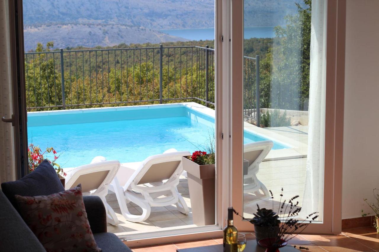 Holiday Home Aqua Šmrika Екстериор снимка